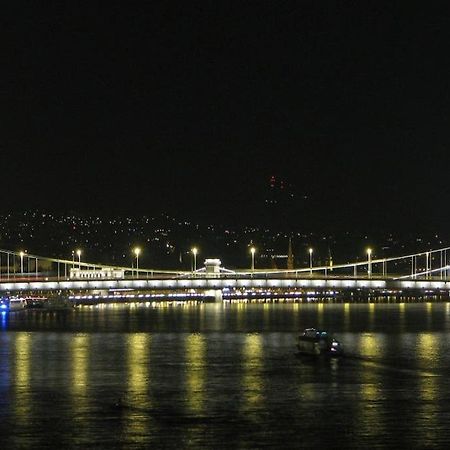 Riverside City Center, 5Th District Budapest Exterior foto