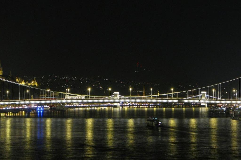 Riverside City Center, 5Th District Budapest Exterior foto