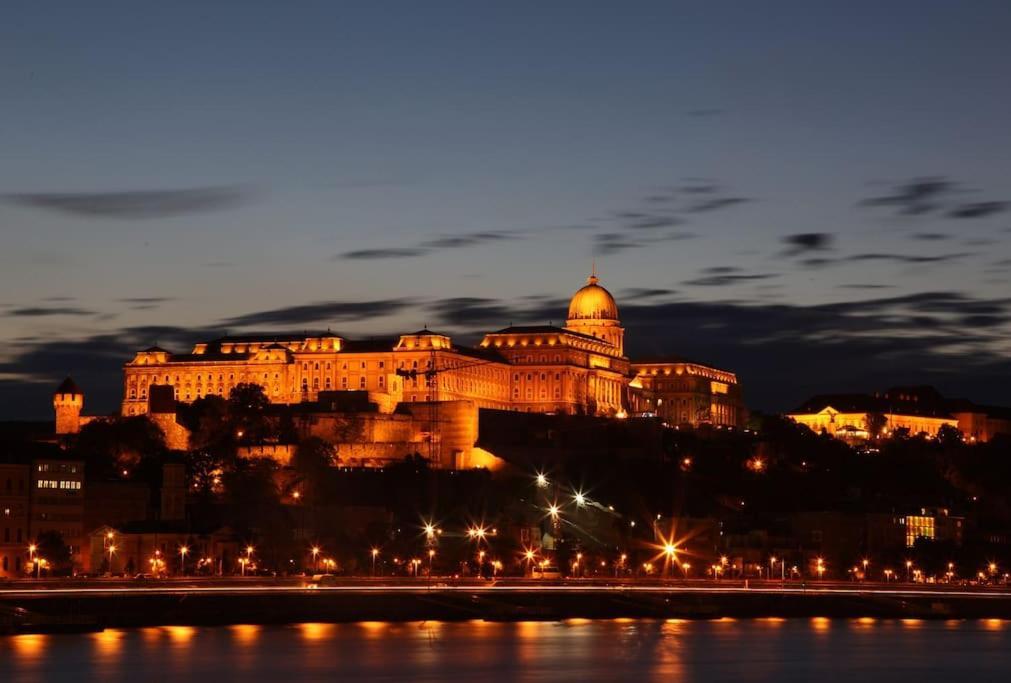 Riverside City Center, 5Th District Budapest Exterior foto