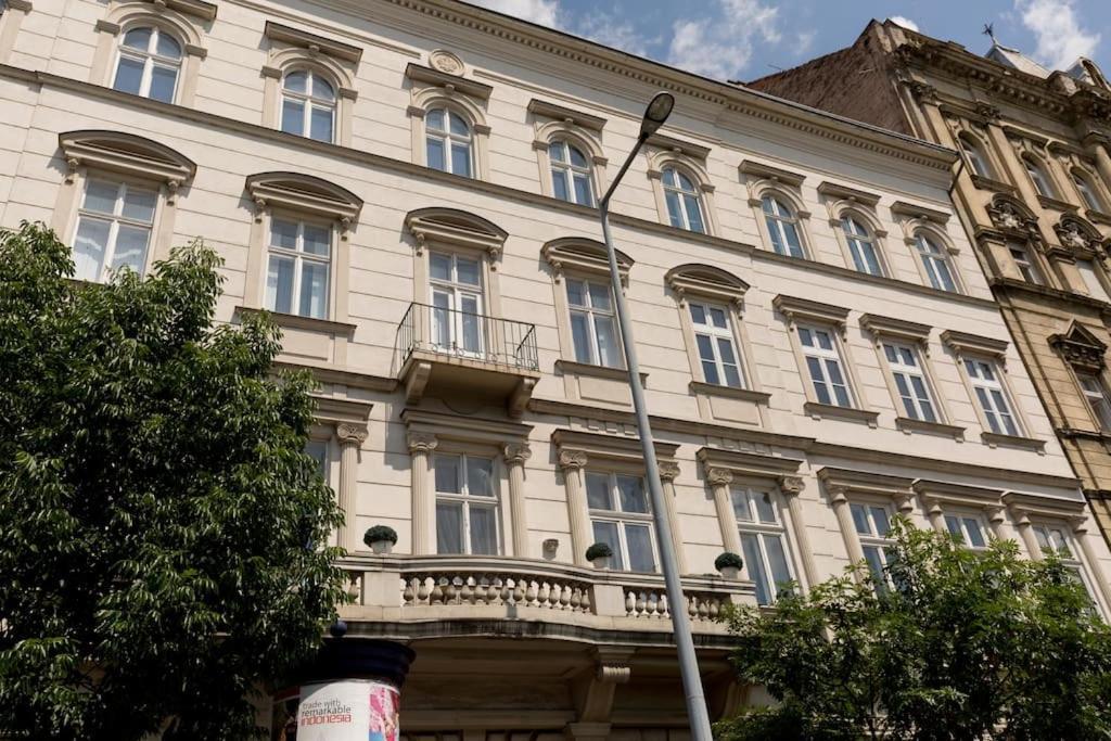 Riverside City Center, 5Th District Budapest Exterior foto